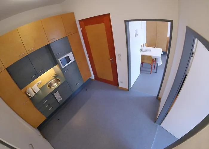 豪斯模本贾尼酒店