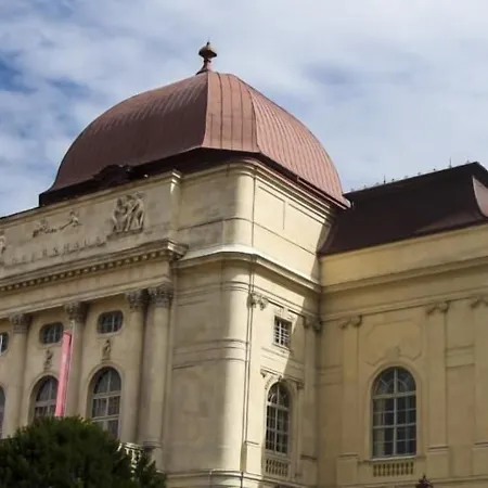 מלון Haus Mobene - Garni 3*