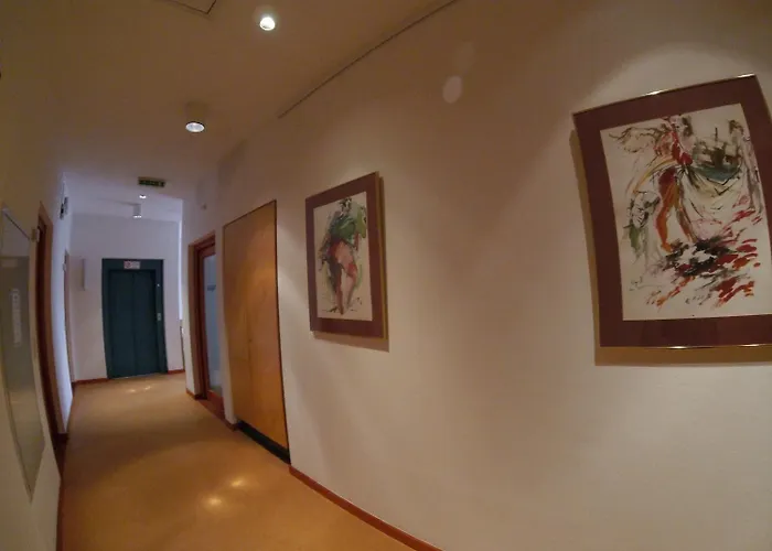 酒店 豪斯模本贾尼酒店 3*