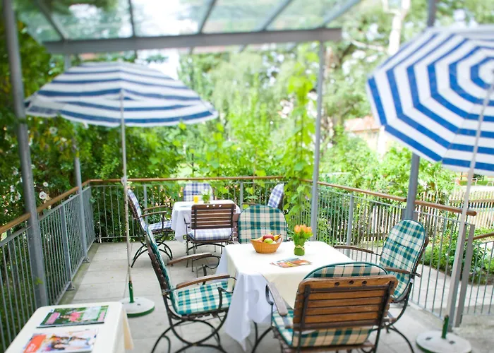 豪斯模本贾尼酒店