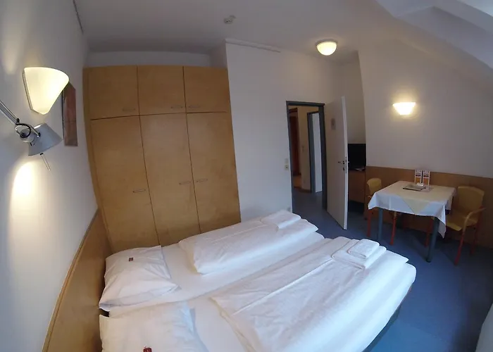 豪斯模本贾尼酒店