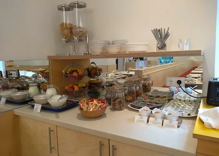 豪斯模本贾尼酒店 3*